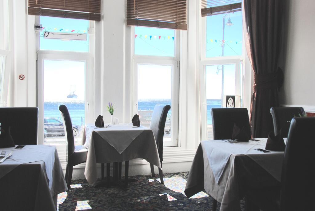 At Caledonia Hotel Douglas Eksteriør billede